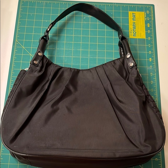 Sleek Mosey Black Crossbody and Shoulder Bag - Picture 3 of 15